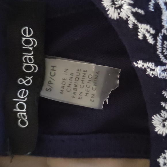 Cable & Gauge Dark Blue Sleeveless Blouse with White Embroidery - Picture 6 of 7